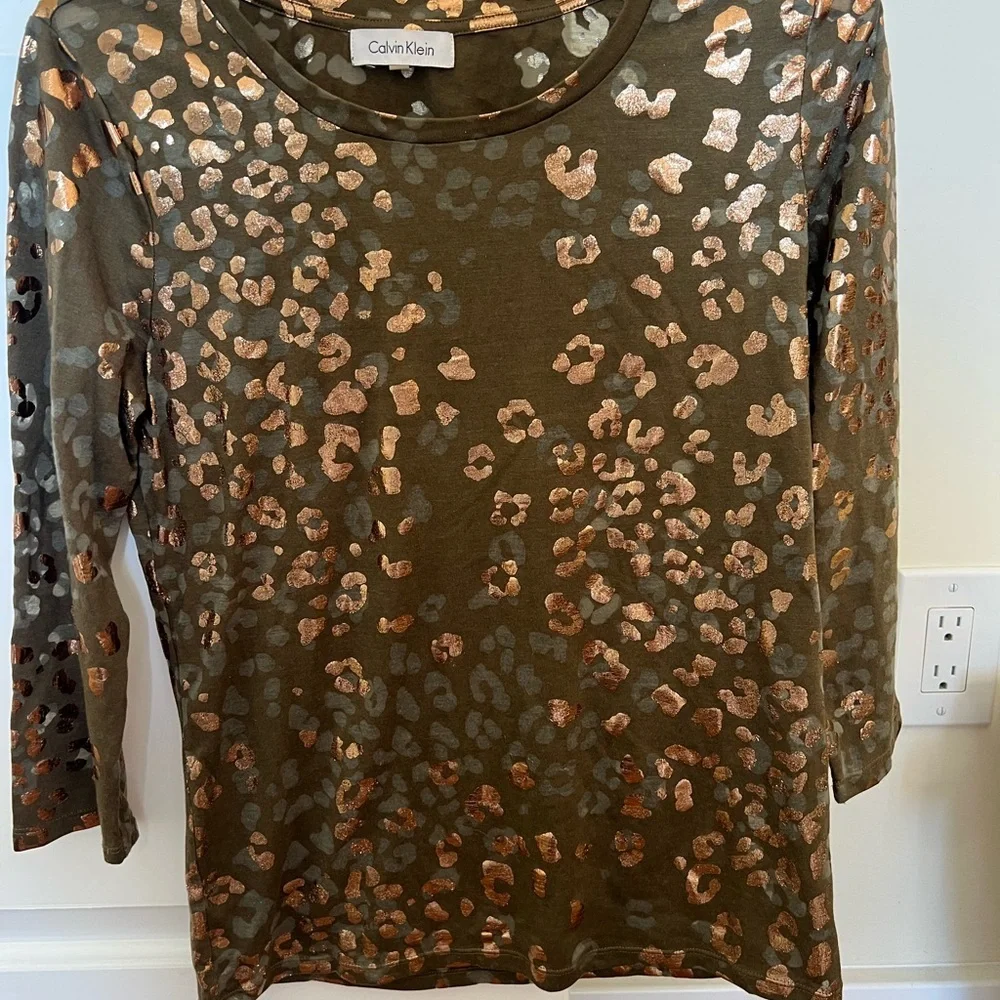 Calvin Klein olive green metallic top NWOT S - Picture 3 of 11